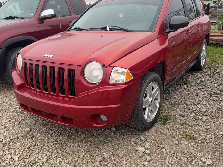 2010-jeep-compass-sport-image-1