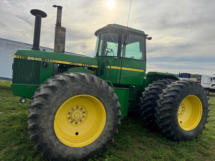 john-deere-8640-image-1