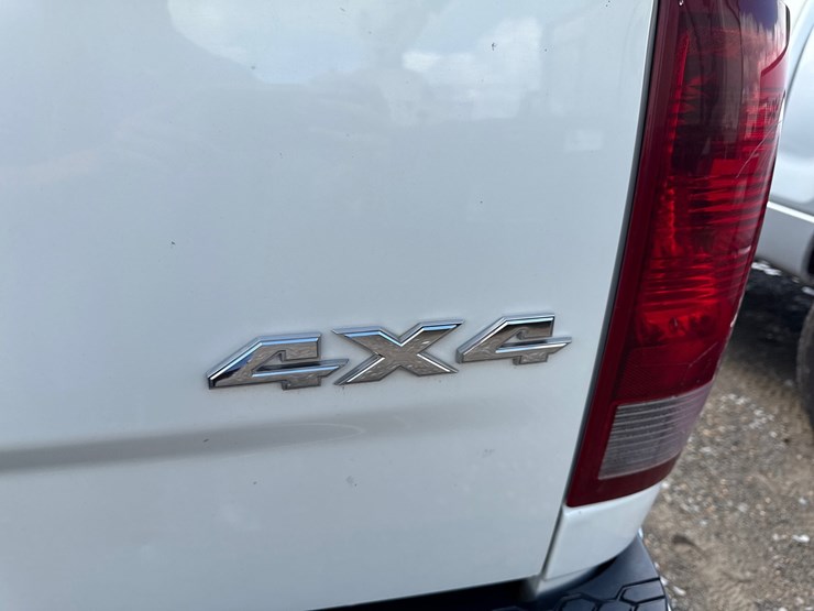2016-dodge-1500-image-9