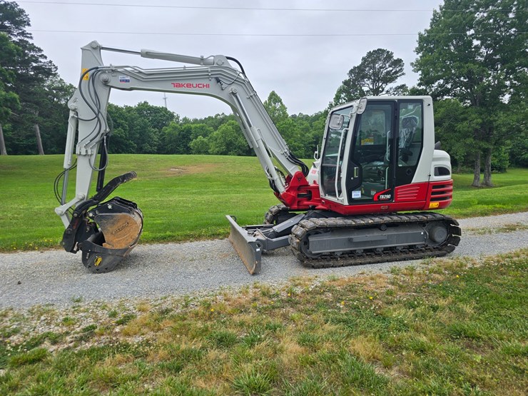 2024-takeuchi-tb290-image-8