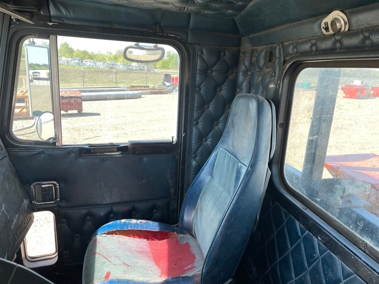 #1316-•-1987-kenworth-vac-truck-(has-mn-title)-image-31