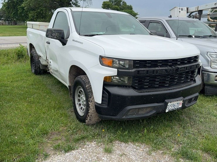 2022-chevrolet-silverado-1500-image-2