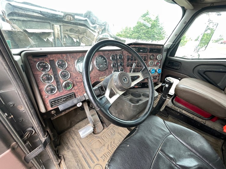 2002-international-9900i-image-45