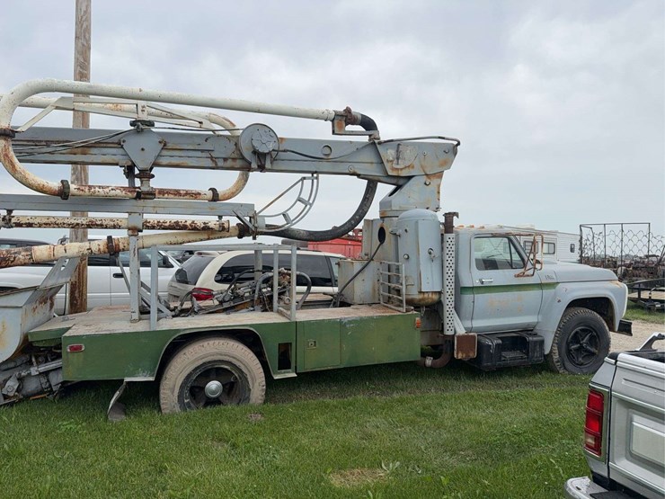 1975-ford-f7000-image-7