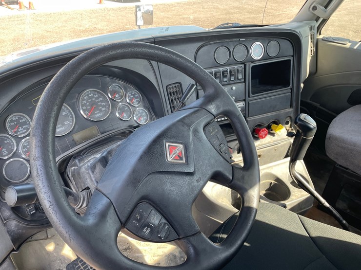 2014-international-prostar-image-28