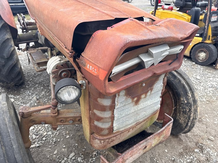 massey-ferguson-135-image-23