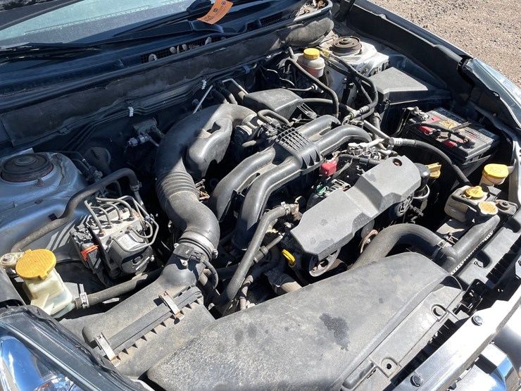 #1404-•-2014-subaru-legacy-(has-mn-title)-image-19