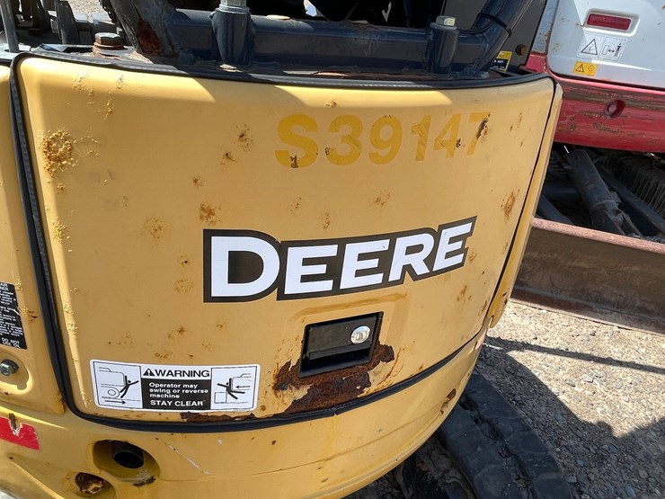 deere-17g-image-27