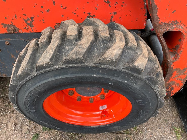 2022-kubota-ssv65-image-26