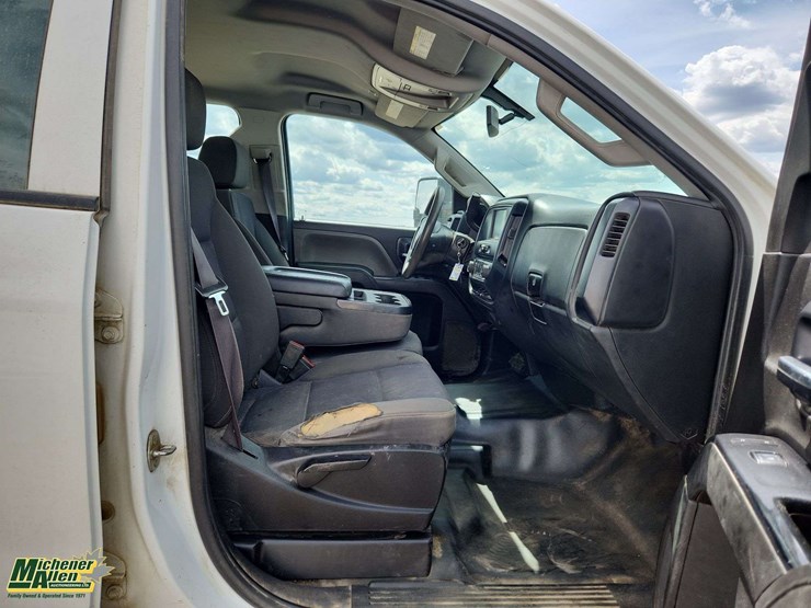 2017-gmc-sierra-2500hd-image-19