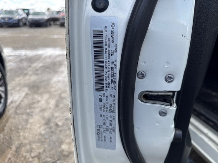 2016-dodge-1500-image-39