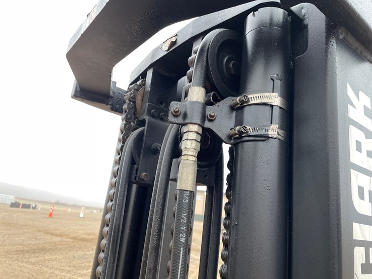 #1000-•-clark-glx30-forklift-image-21