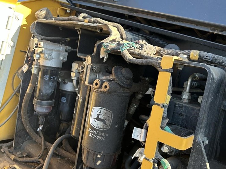 2017-deere-700k-xlt-image-30