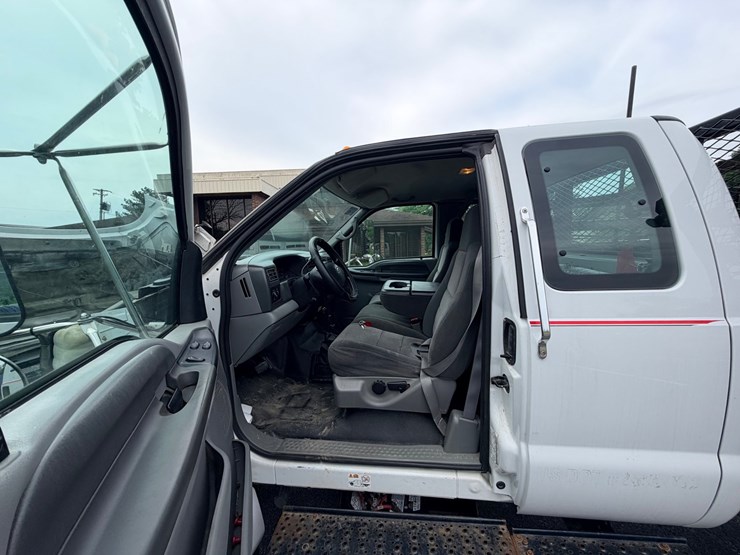 2004-ford-f650-image-34