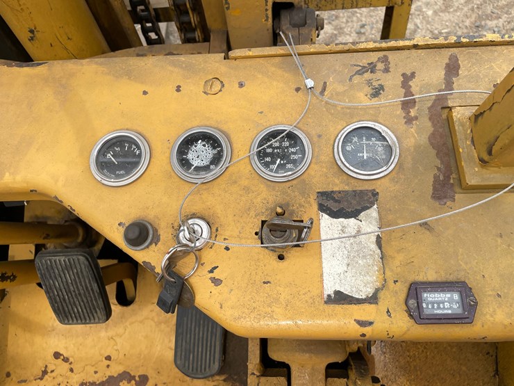 #1016-•-1979-allis-chalmers-acp-60-b-ps-forklift-image-13