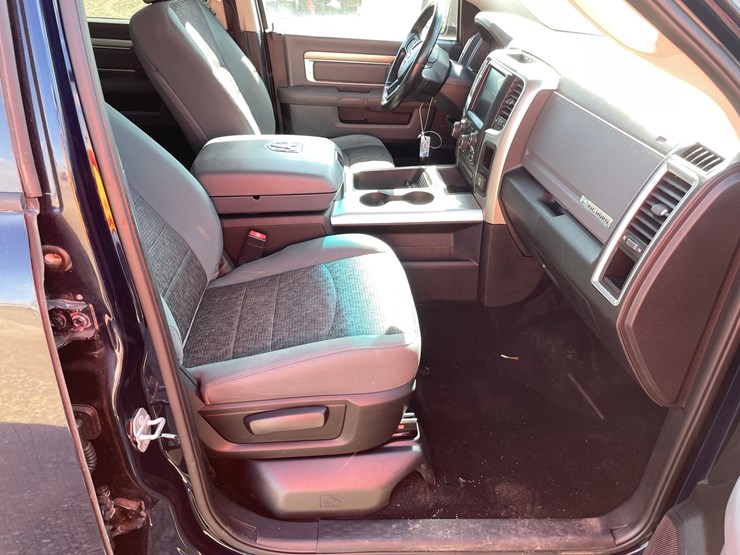 #1312-•-2016-dodge-ram-pickup-truck-(has-mn-salvage-title)-image-35