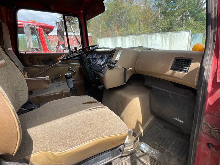 1989-ford-l9000-image-19