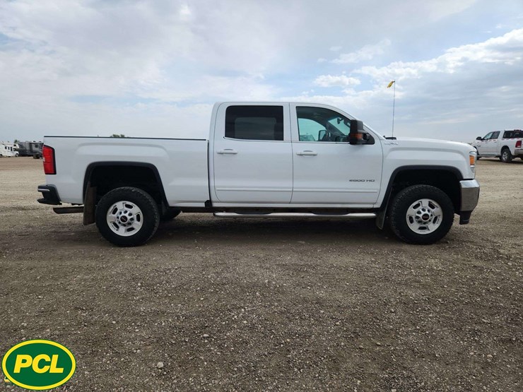 2017-gmc-sierra-2500hd-image-9