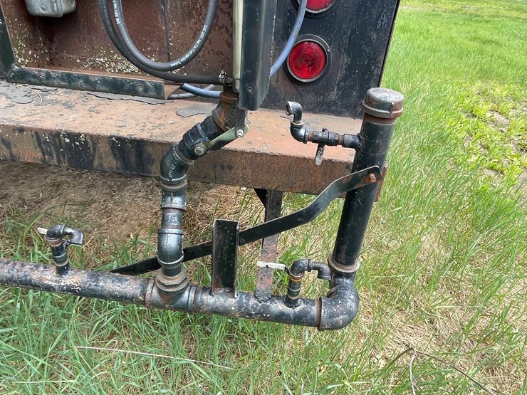 #2881-•-1990-international-sealcoating-truck-(has-wi-title)-(or)-image-20