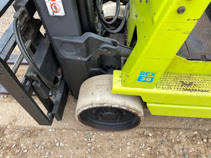 #1000-•-clark-glx30-forklift-image-10