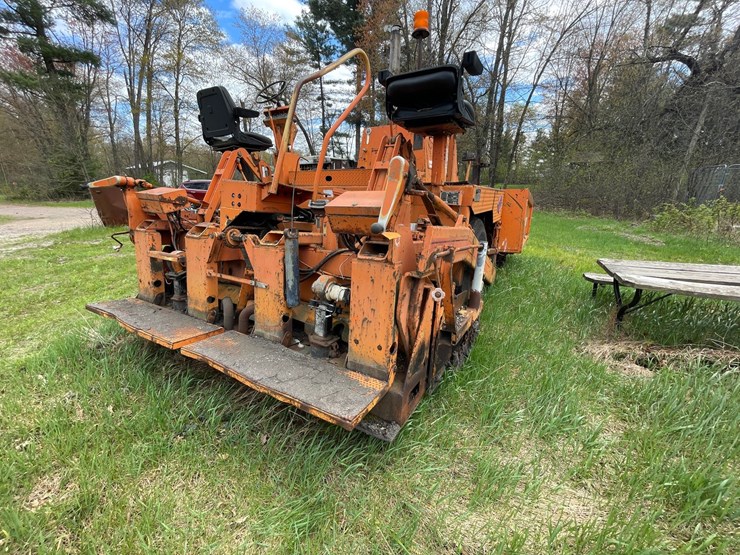 #2869-•-blaw-knox-paver-(or)-image-1