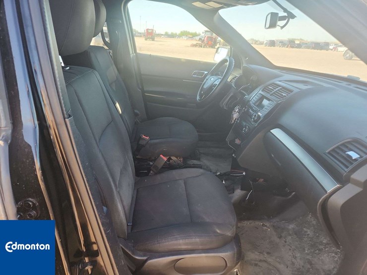2018-ford-explorer-image-17