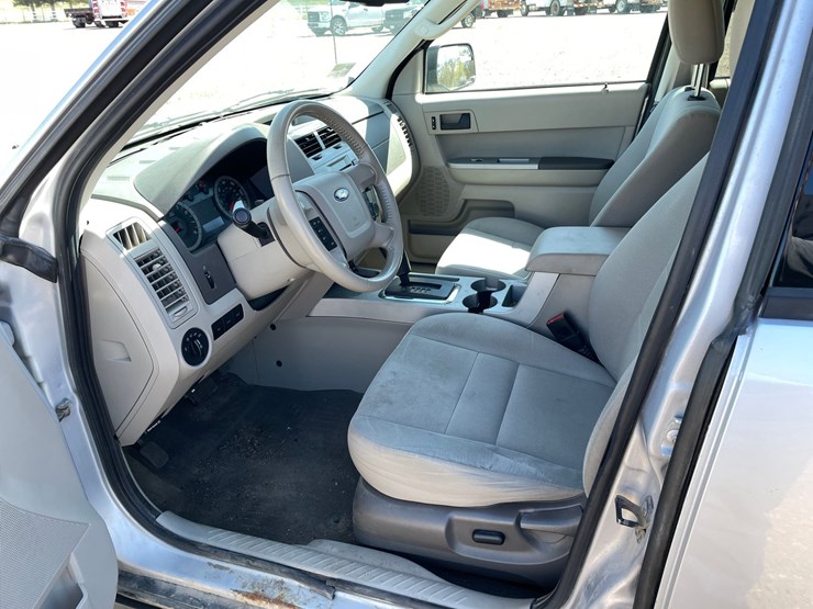 2011-ford-escape-xlt-image-17