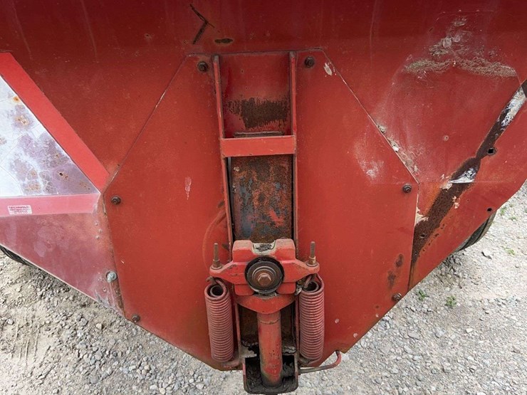 new-holland-308-image-6