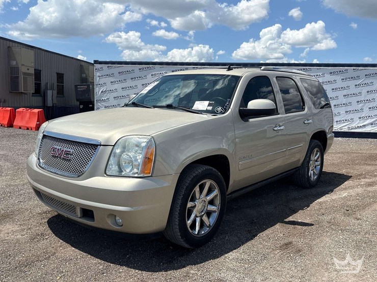 2013-gmc-yukon-image-1