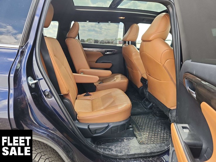 2023-toyota-highlander-image-16
