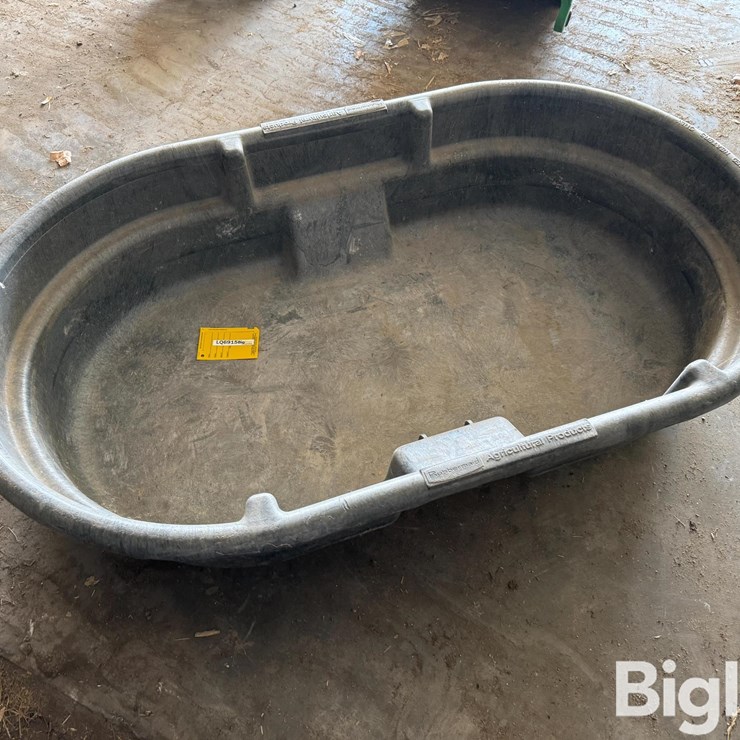 Rubbermaid Livestock Tub