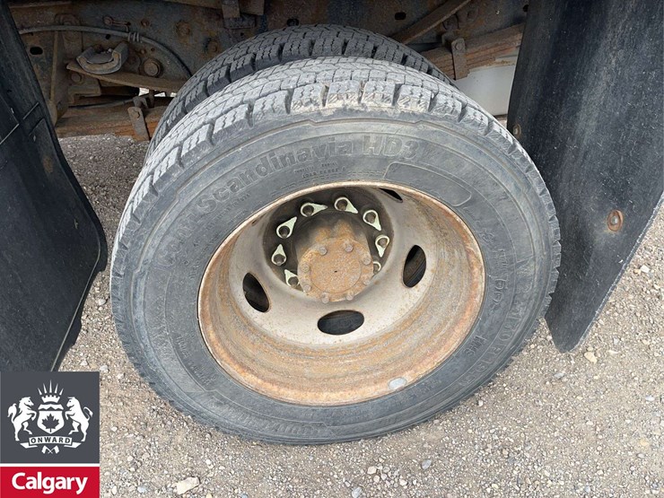2011-ford-f550-image-11