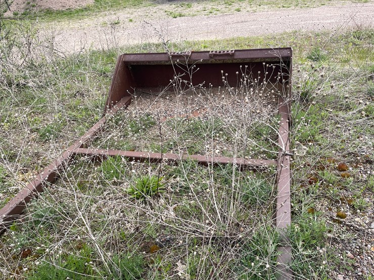 #2805-•-universal-skid-steer-bucket-(g)-image-4