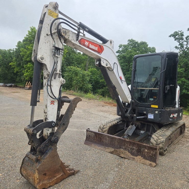 2022 BOBCAT E42