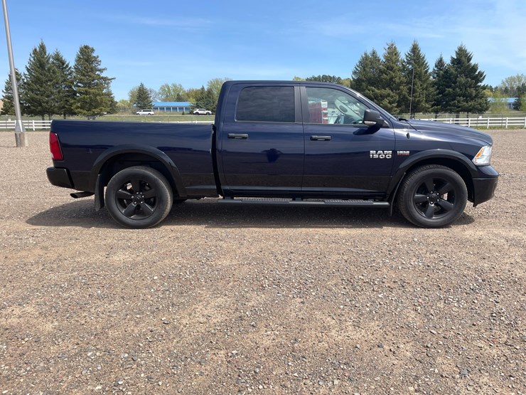 2015-dodge-1500-image-6