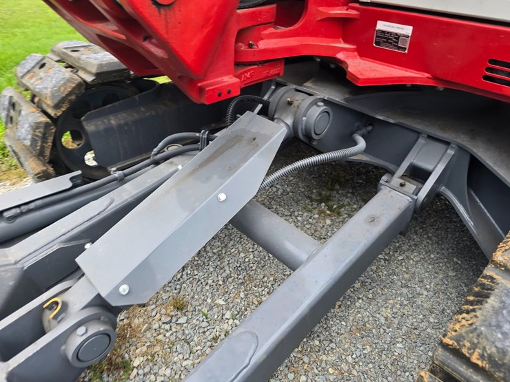 2024-takeuchi-tb290-image-99