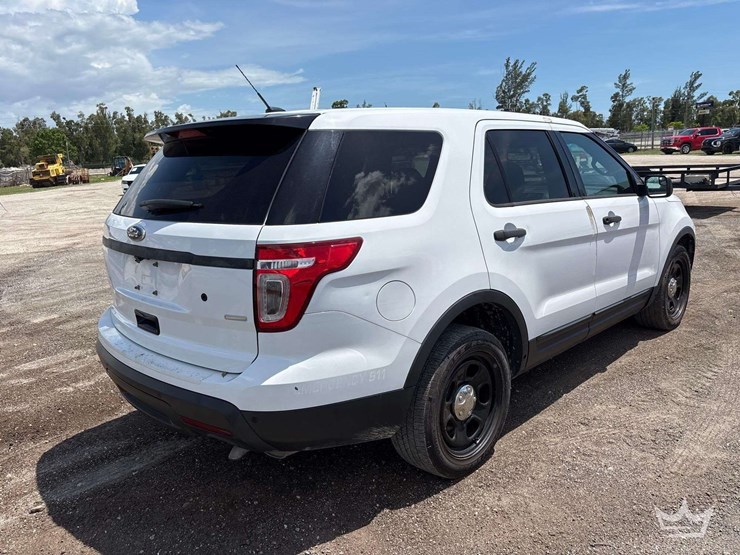 2015-ford-explorer-image-2