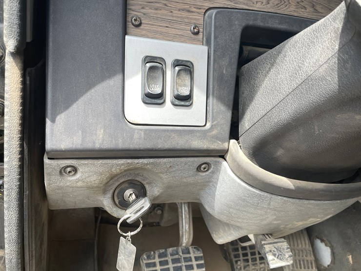 #1319-•-2011-freightliner-dump-truck-(has-mn-title)-image-60