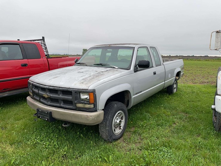 1994-chevrolet-k2500-image-1