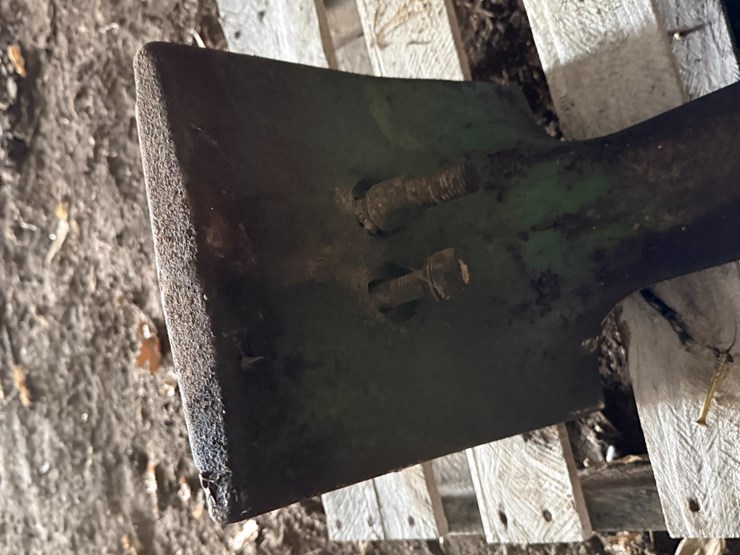 john-deere-front-weight-brackets-image-4