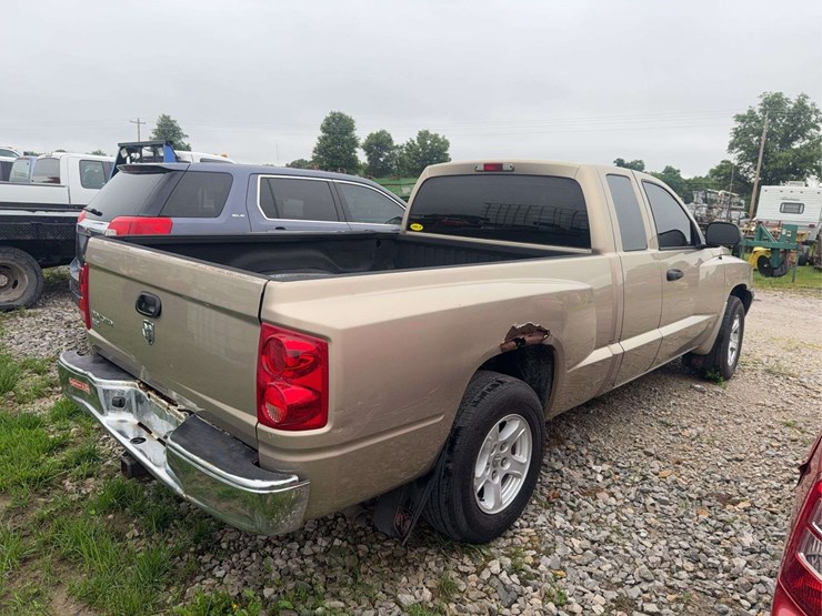 2005-dodge-dakota-slt-image-7