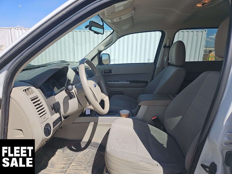 2011-ford-escape-image-14