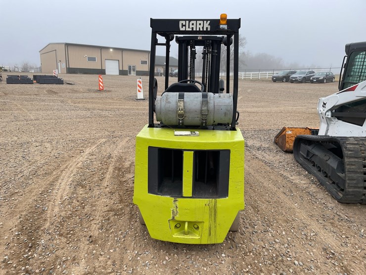 #1000-•-clark-glx30-forklift-image-4