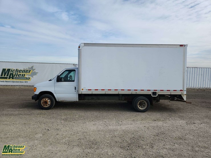2005-ford-e450-image-16