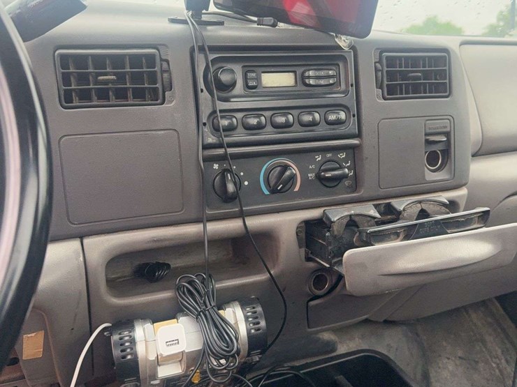 2000-ford-f550-image-9