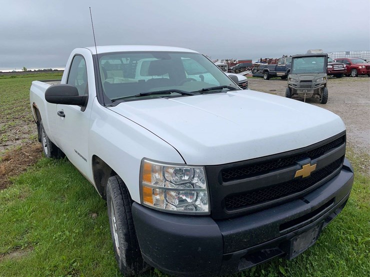 2012-chevrolet-silverado-1500-image-2