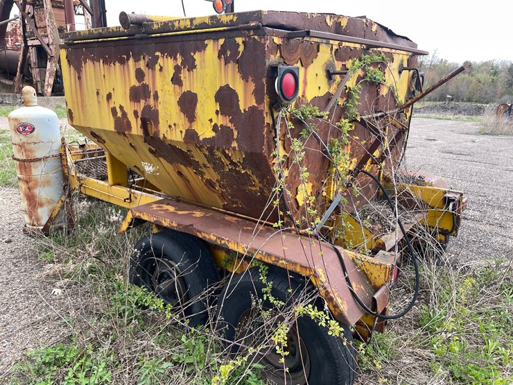 #2818-•-blacktop-patching-trailer-(g)-image-6