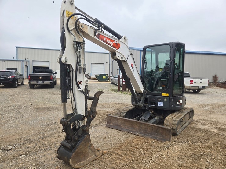 2022-bobcat-e35-image-1