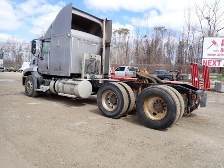 2016-mack-cxu613-t/a-hiway-tractor---sleeper---1m1-image-6