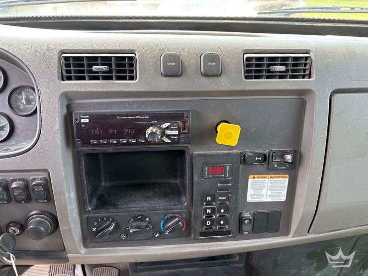 2017-peterbilt-337-image-36